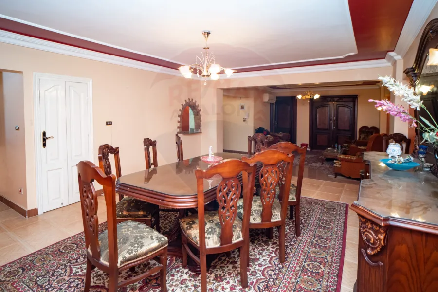 شقة للبيع 150 م ميامى (ش جمال عبد الناصر - امام الاكاديميه)