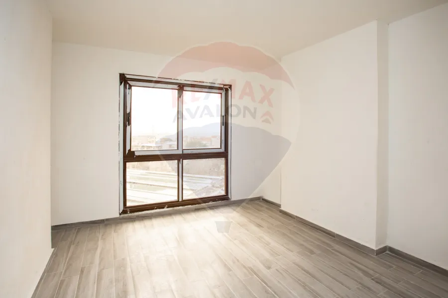 شقة للبيع 190 م سموحة  ( كومباوند فالوري انطونيادس )