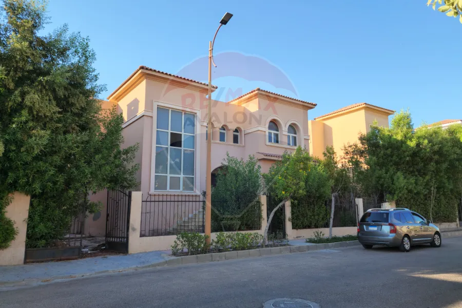 Stand alone villa for sale (Alex West) King Mariout 750 m