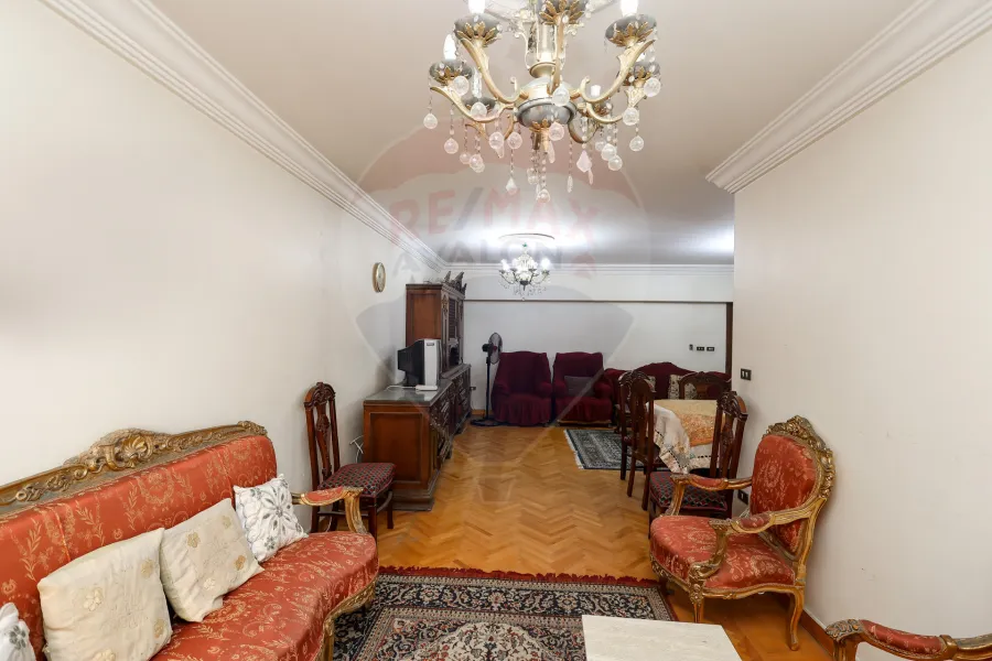 apartment for sale 176 m Louran (Shaarawy St. - steps from the sea and the tram)