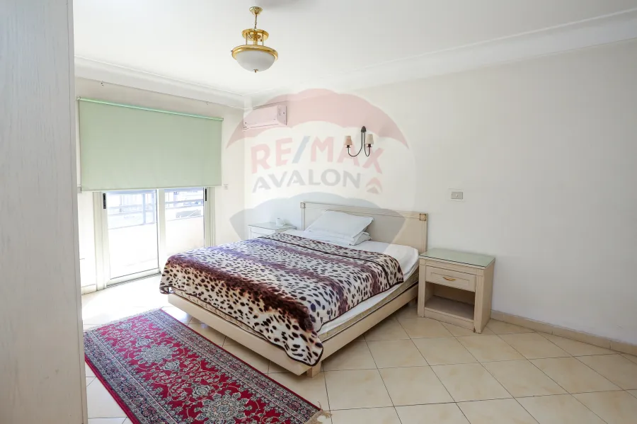 فيلا فاخره للبيع  370 م  كينج مريوط (خطوات من مطار برج العرب الدولى)