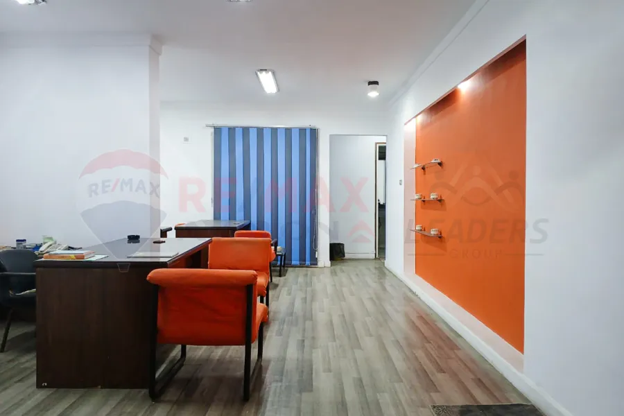 مقر اداري للبيع 110 م مصطفي كامل (أمام كيروسيز مول)