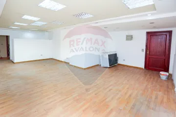 مقر إداري للإيجار 250 م رشدي (بجوار مطعم هارديز)