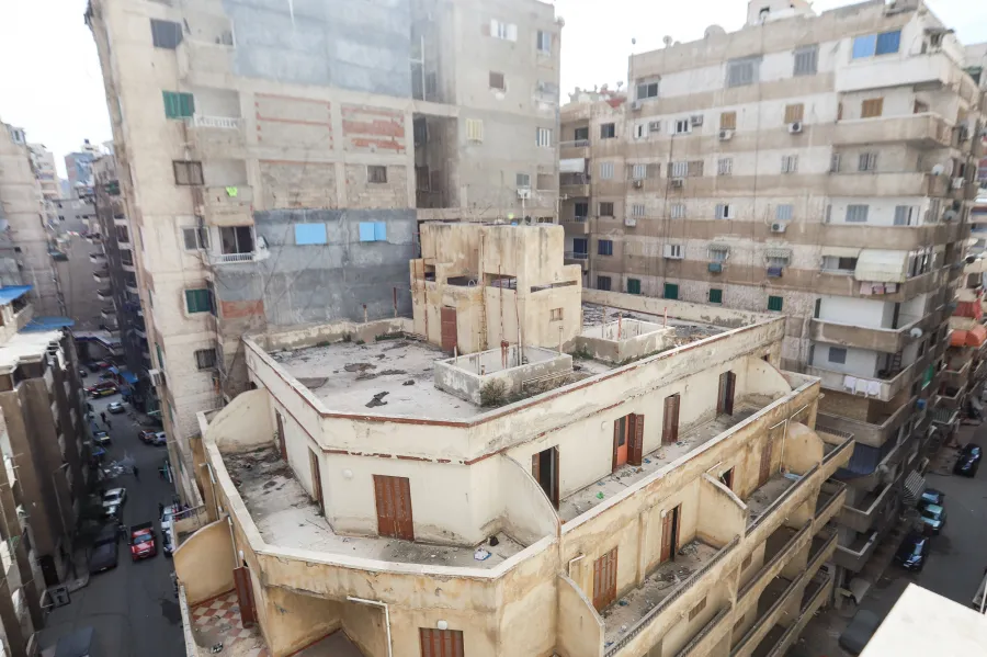 شقة للبيع 148م العصافرة بحرى (ش أحمد تيسير خطوات من البحر)