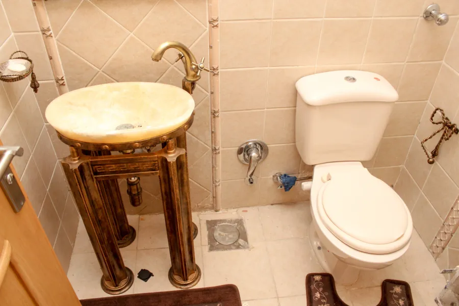 شقة مفروش للايجار 250م بسموحة (ش البرت الاول)