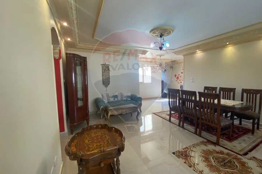 شقة للإيجار المفروش 200 م كفر عبده (خطوات من حديقة اللنبي)