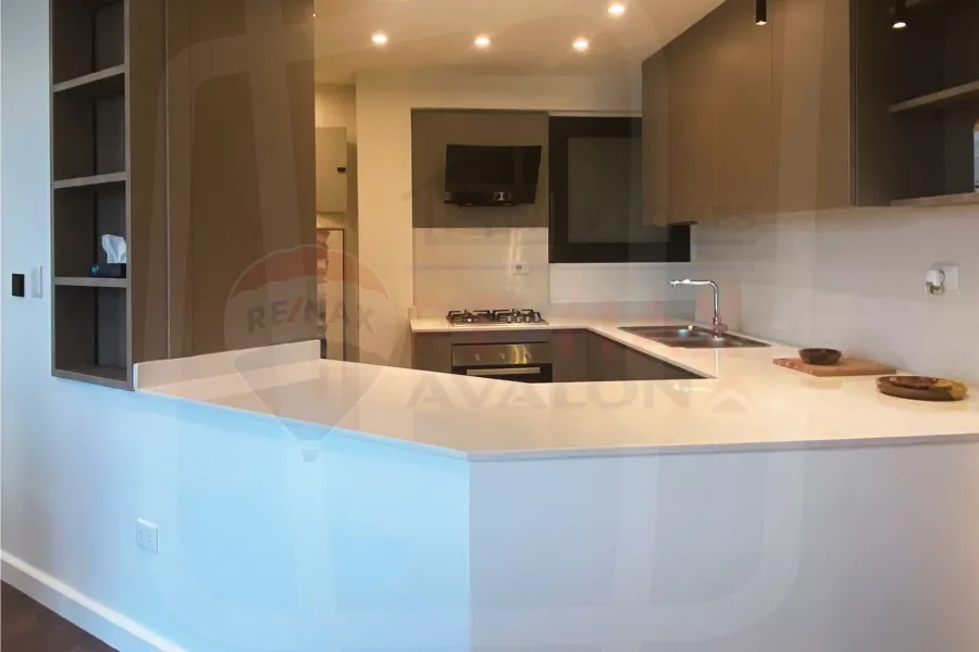 شقة للبيع 87 م سموحة ( كومباوند العروبة - سكاي لاين )