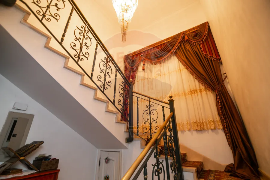 شقة دوبلكس للبيع 500 م جليم (خطوات للترام و ش أبوقير)