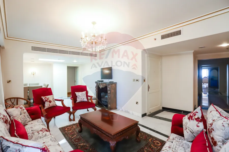 شقة للإيجار 650 م سان ستيفانو (الفورسيزون - علي البحر مباشرة)