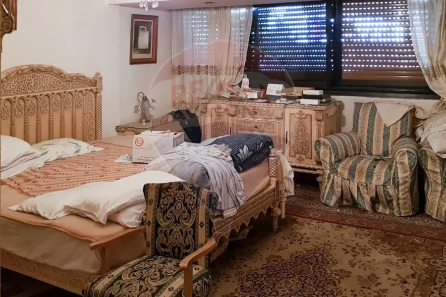 شقة للبيع 350 م جليم (ش مصطفي فهمي)