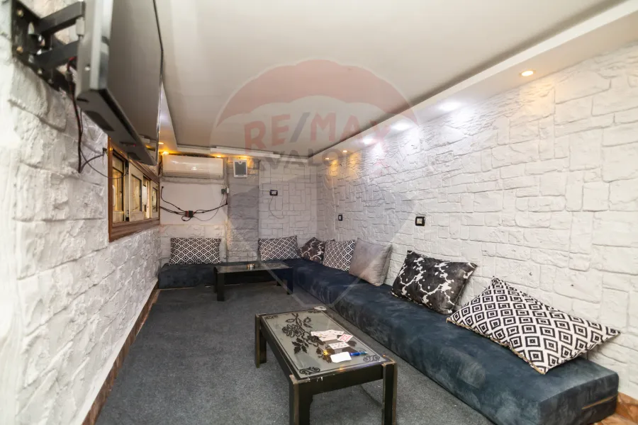 Cafe + Mezzan for sale 130 m + 70 m Camp Chezar (University Bridge)