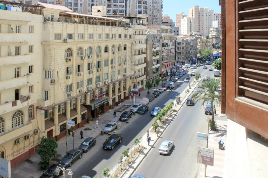 شقة مفروش للايجار 250م بسموحة (ش البرت الاول)