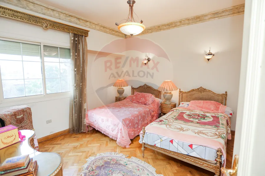 شقة للبيع 315 م كفر عبده (خطوات من ميدان سانت جيني)