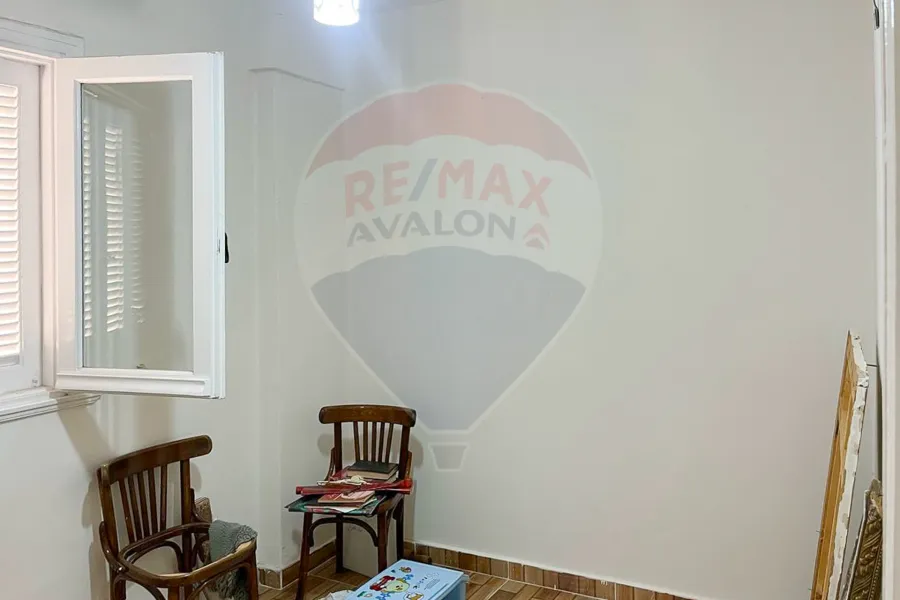 شقة للبيع 160م سبورتنج ترام (ش عمر لطفي)