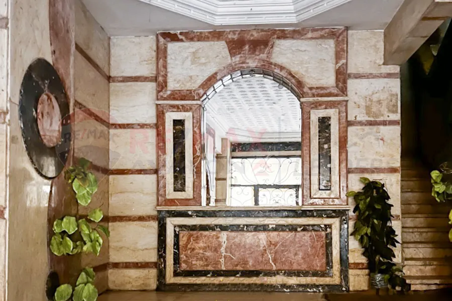 شقة للبيع 135 م ميامي (متفرع من ش العيسوي و البحر)