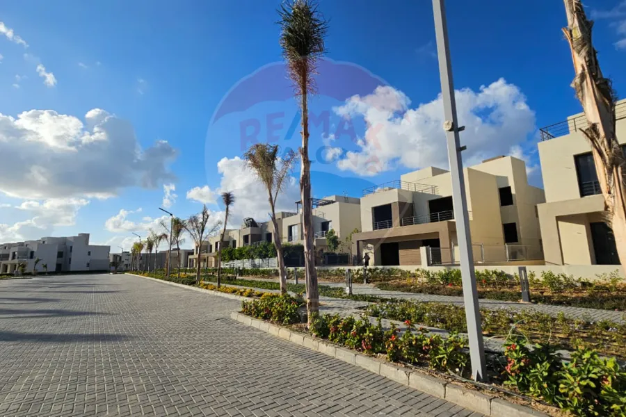 فيلا ستاند الون للبيع 468 م (بالم هيلز)