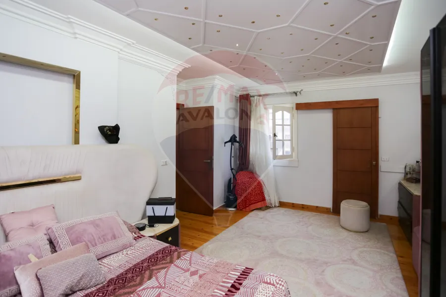 شقة للبيع 190 م سيدي بشر (ثاني نمرة من ش جمال عبد الناصر)