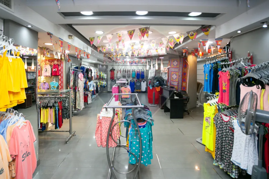 محل للبيع 110 م الابراهيمية (مول مينا - ش اللاجيتيه)