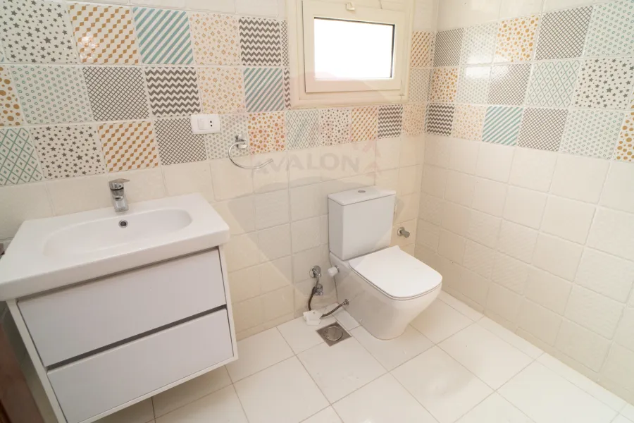 شقة للايجار 235 م سبورتنج (ش ابو قير)