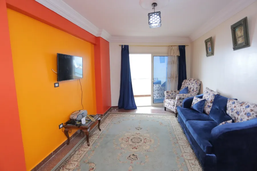 شقة للايجار مفروش 165م  الازاريطة (على البحر مباشرة)