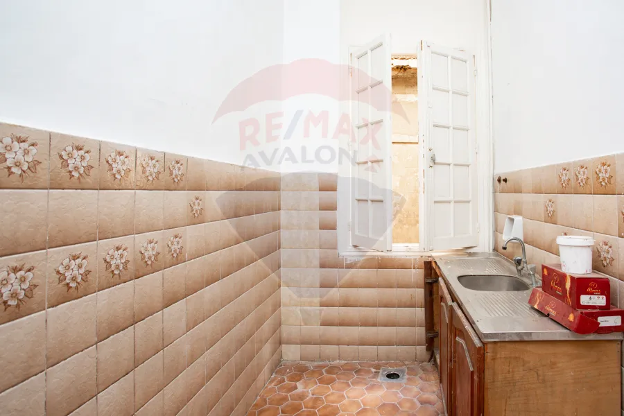 Apartment for sale 100 m Sporting (direct sea building - Al Wahda on both sides of the sea)