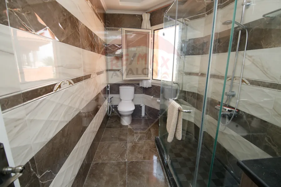 فيلا للايجار  المفروش  720م الساحل الشمالي (قرية فيردينيا الكيلو 39 -على بعد ١٠دقائق من كارفور العروبه الكينج مريوط)