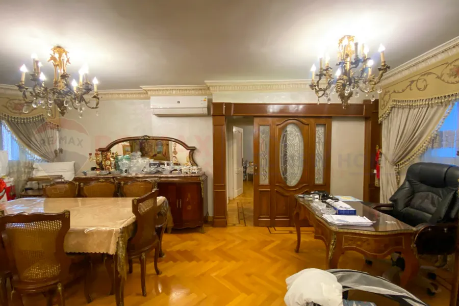 شقة للبيع 150 م ستانلي (خطوات من الترام)