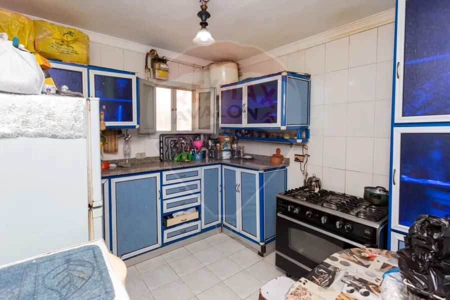 شقة للبيع 195 م  سيدي بشر (ش صالح حمدي)