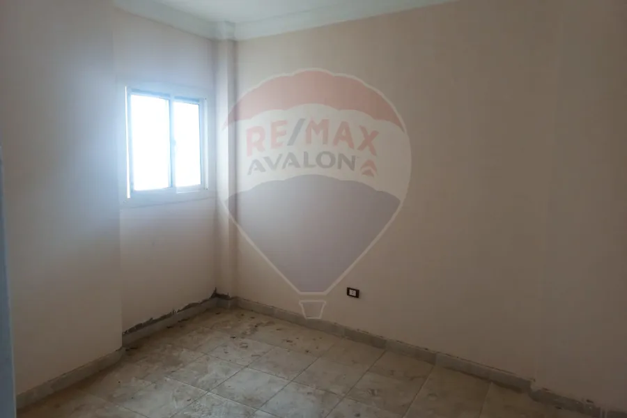 شقة للبيع 100 م مرسي مطروح (طريق القصر)