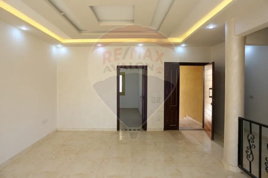 فيلا ستاند الون للبيع (بيرلا مارينا) 127 م