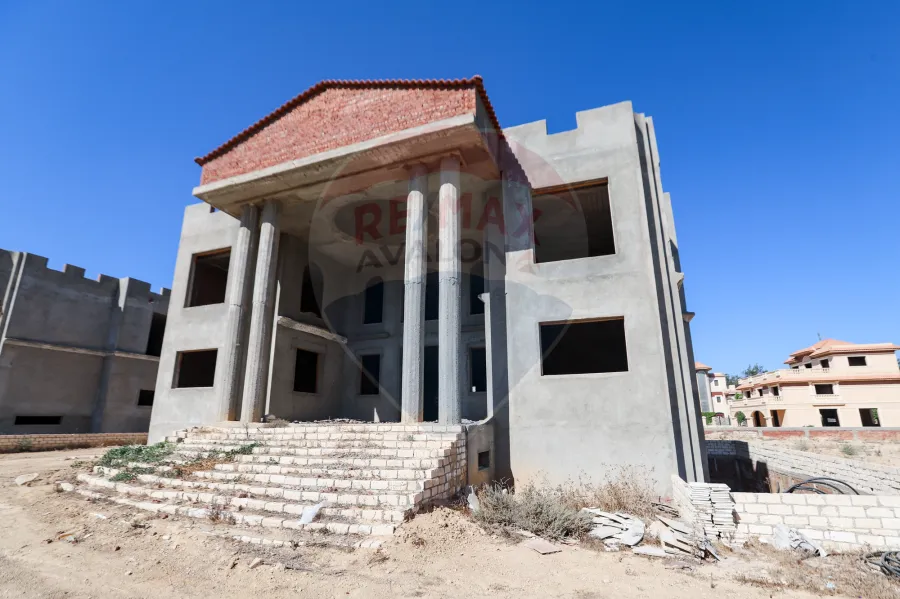 palace for sale 1,235 m King Mariout (compound El Orouba)