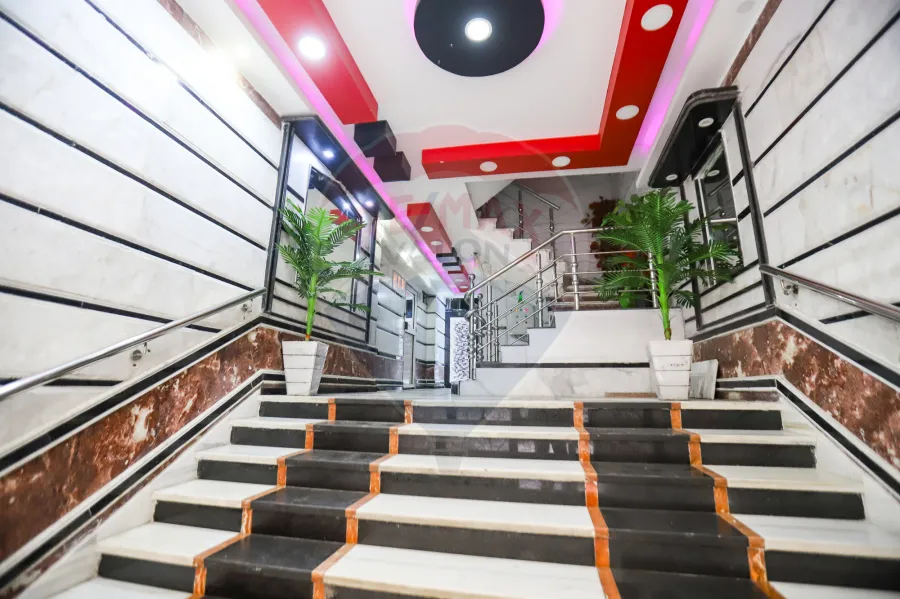 شقة للبيع 110 م ميامى ( ش بن النقيب متفرع من شارع 45)