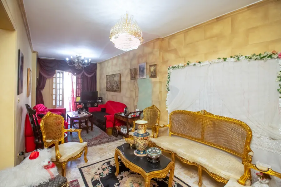 شقة للبيع 105م رشدي (ش احمد شوقي)