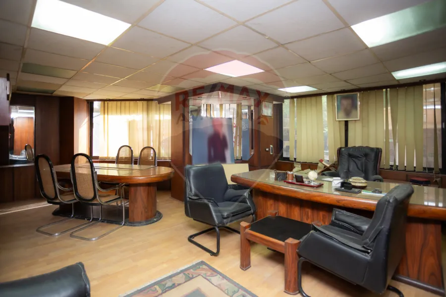 مقر إداري للبيع 600 م ميامي (متفرع من ش اسكندر ابراهيم)