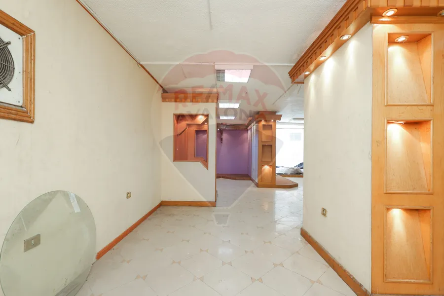 محل + ميزان للبيع 345 م  سموحة (بجوار الهلال الاحمر و مستشفى الاندلسية)