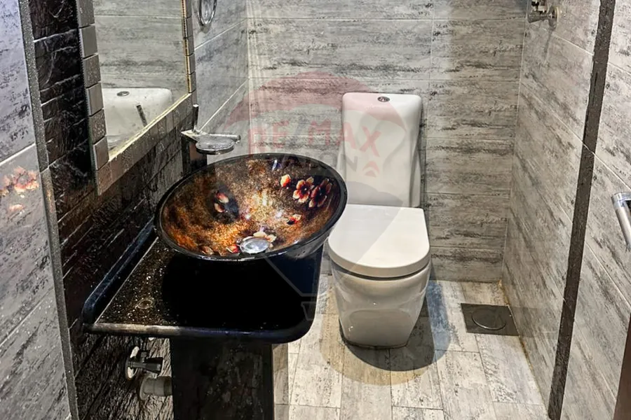 شقة للبيع 170 م كامب شيزار (شارع بورسعيد)