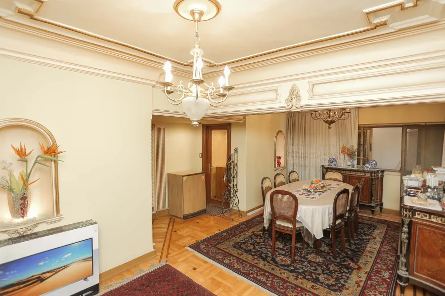 شقة للبيع 290م رشدي ( ش أبو قير )