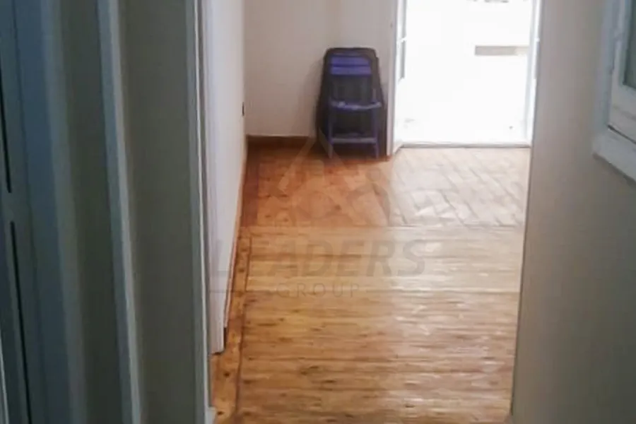 شقة للايجار 200 م جليم (علي الترام مباشرة)