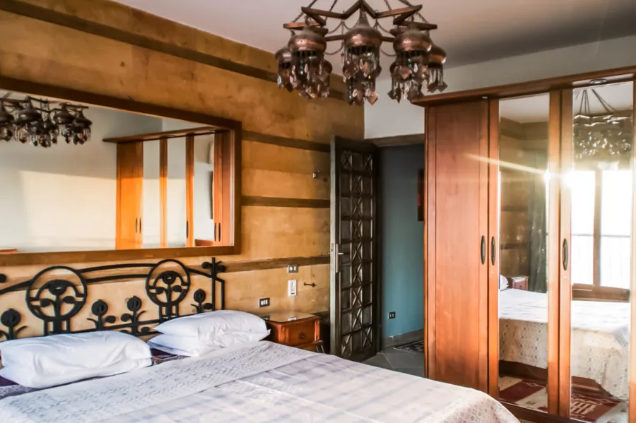 شقة  للايجار مفروش 120م سابا باشا (بانوراما رائعة على البحر مباشرة)