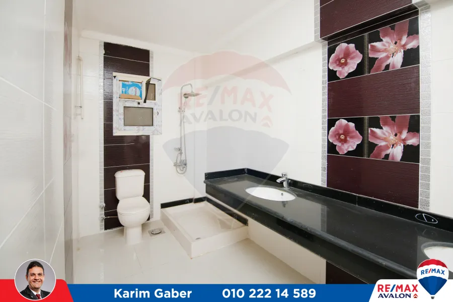 شقة للبيع 270م سموحة (منطقة الفيلات)