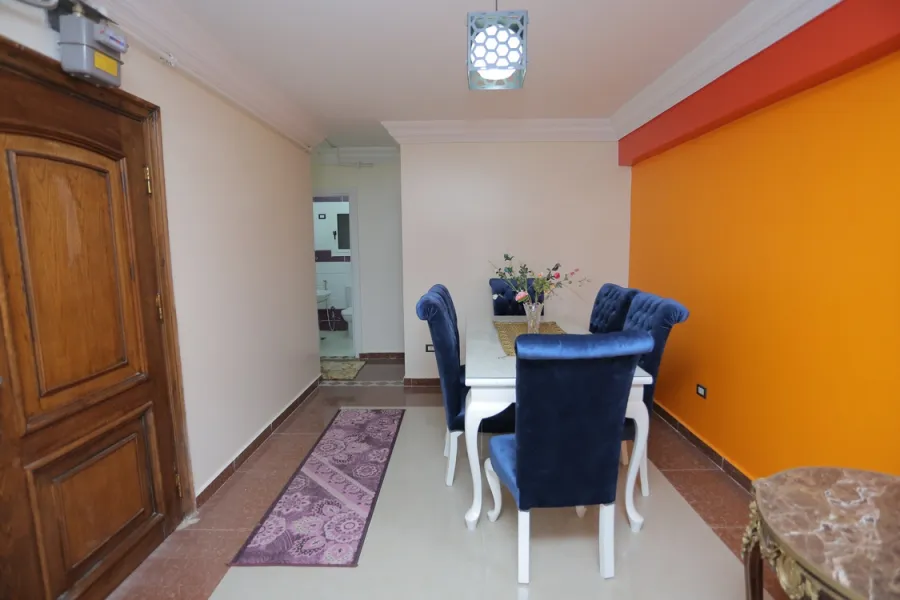 شقة للايجار مفروش 165م  الازاريطة (على البحر مباشرة)