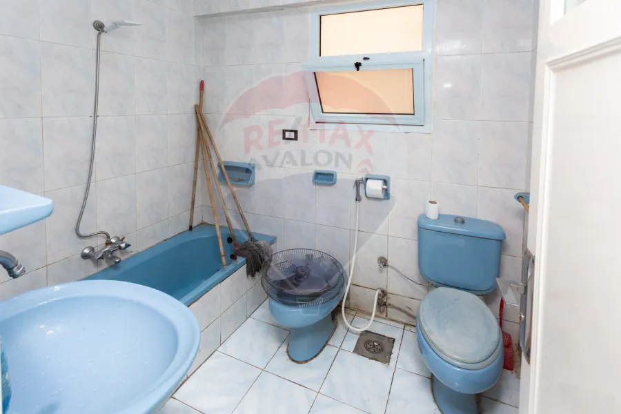 شقة للبيع 300 م سموحة (ش الطيار محمود شكري)