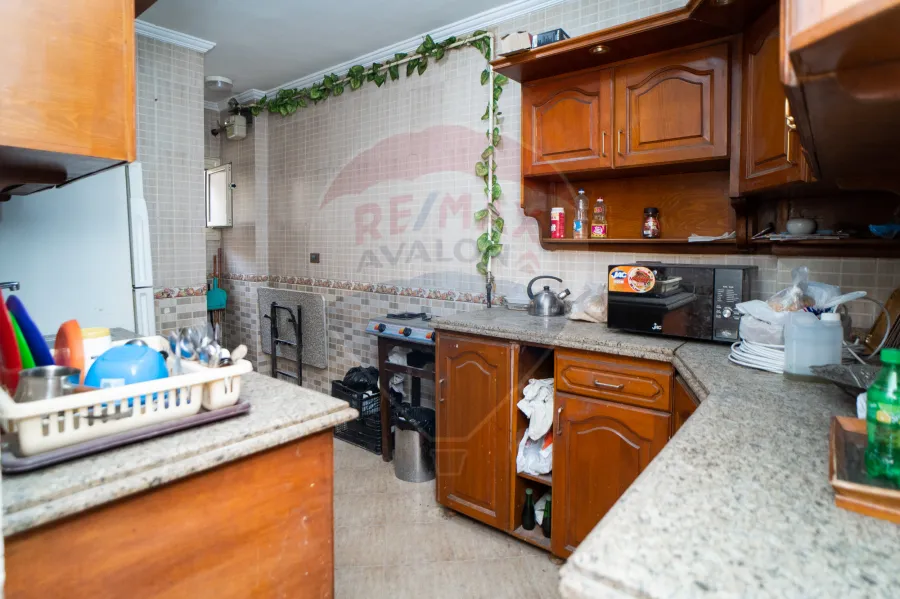 شقه للبيع 170 م السرايا  (خطوات من البحر )