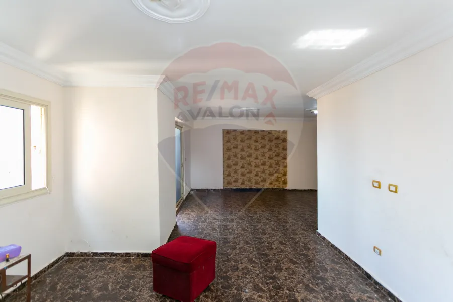 شقة للبيع 160 م المندرة ( ثاني عمارة من البحر )