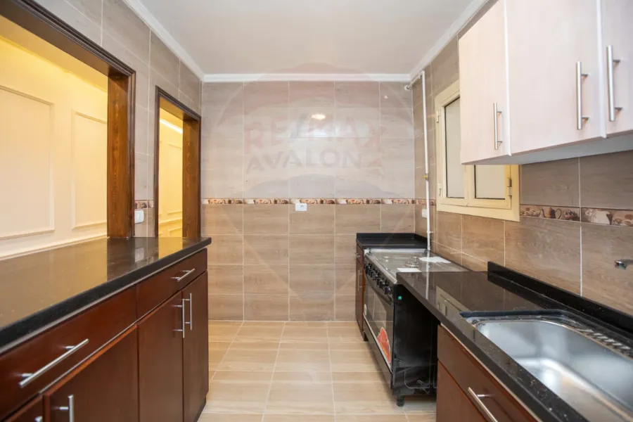 شقة للايجار 220 م كفر عبده (ش سانت جينى)