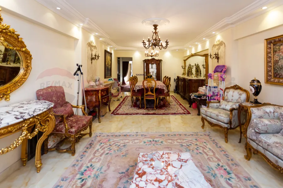 شقة للبيع 177 م سموحه (ش ذكي رجب)