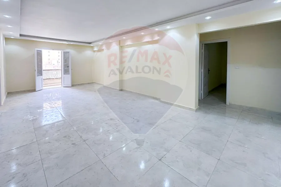 Apartment for sale 145 m Bolkly (Wingat main street)