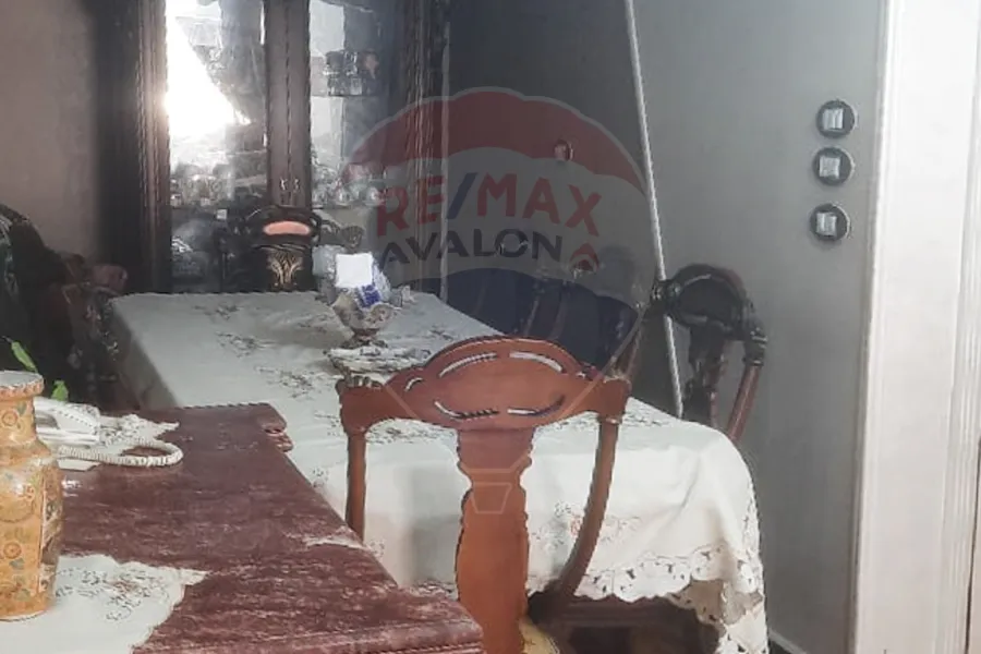 شقة للبيع 135 م ميامي (ش جمال عبد الناصر)