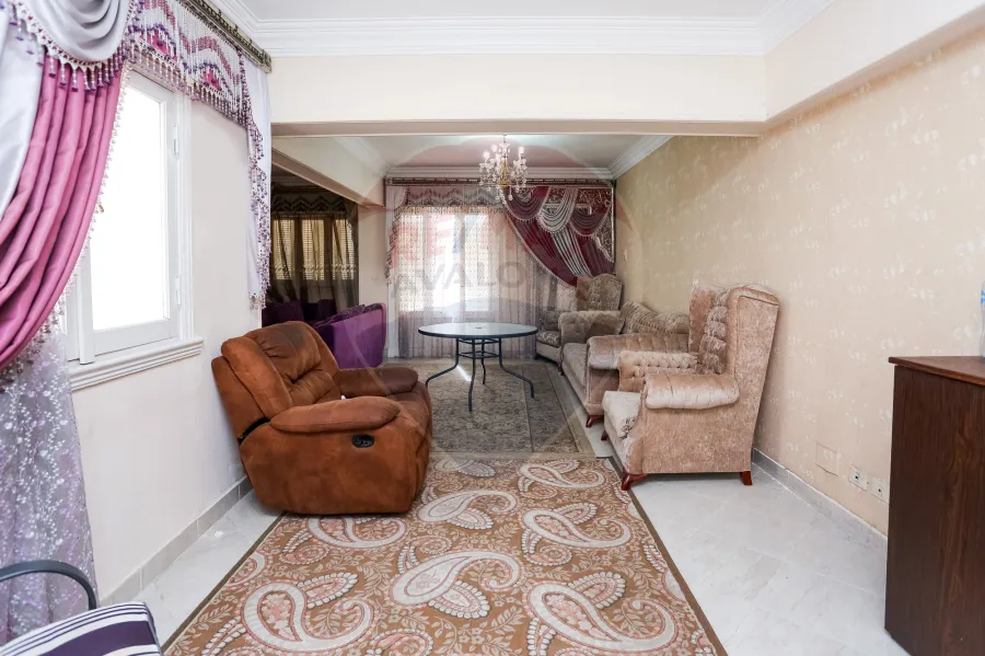 شقة للبيع 170 م محطه الرمل  (ش سعد زغلول)