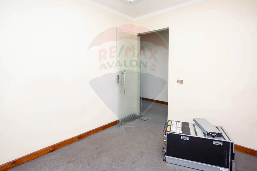 مقر إداري للإيجار 370 م سموحة (ش فوزي معاذ)